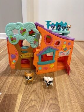 pet shop house and figures